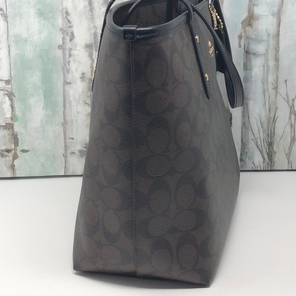 Nwt Coach signature city zip tote - Picture 2 of 7